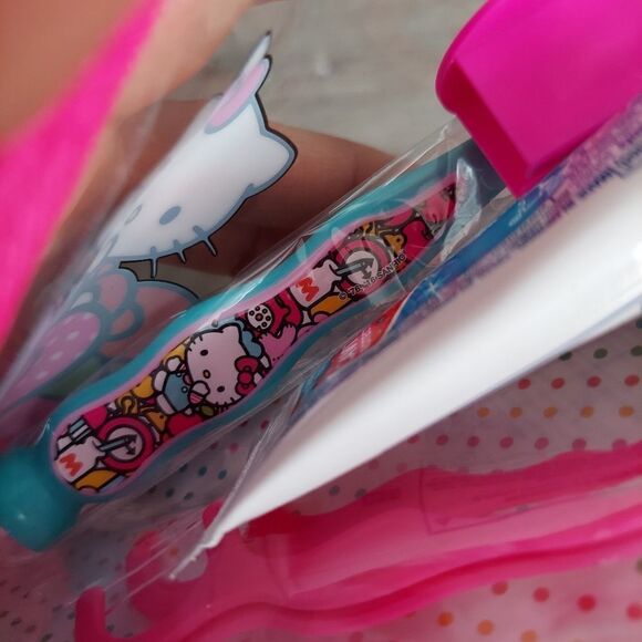 Firefly Hello Kitty Oral Care Travel Kit - Picture 3 of 4